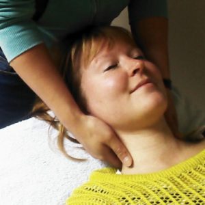 manuele facilitatie vocal massage keelpijn